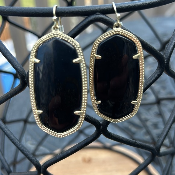 Kendra Scott  Black Earrings - Picture 2 of 4